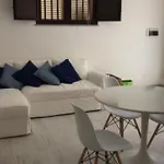 House Nyaraló Tanaunella