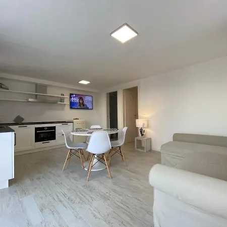 House Nyaraló Tanaunella