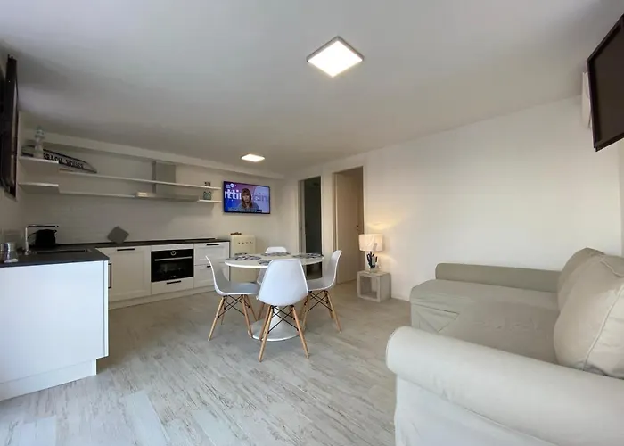 House Nyaraló Tanaunella